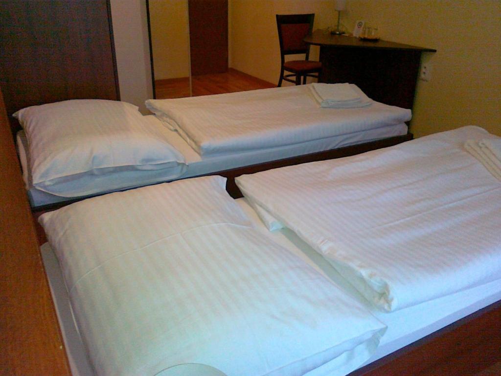 Hotel Arli Senica Room photo